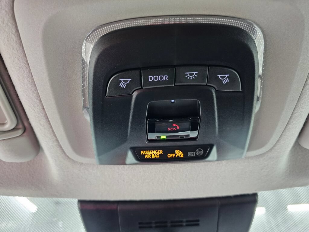 Used 2024 Toyota Corolla Cross LE AWD/4WD image 18