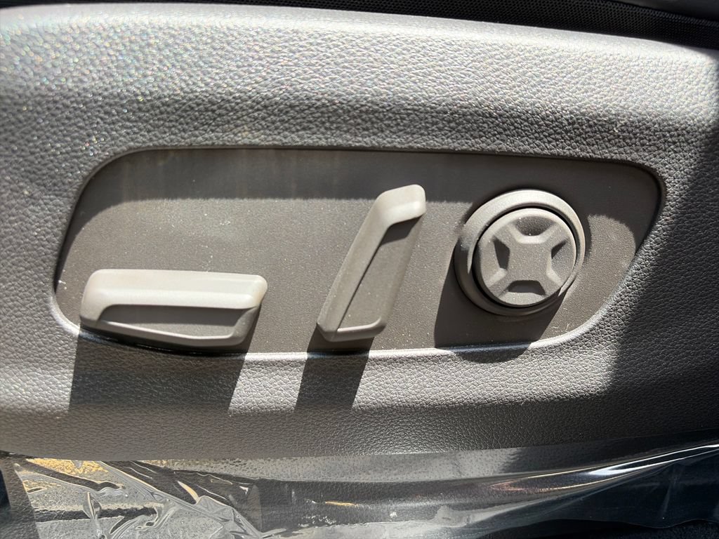 New 2026 Kia Carnival FWD image 14