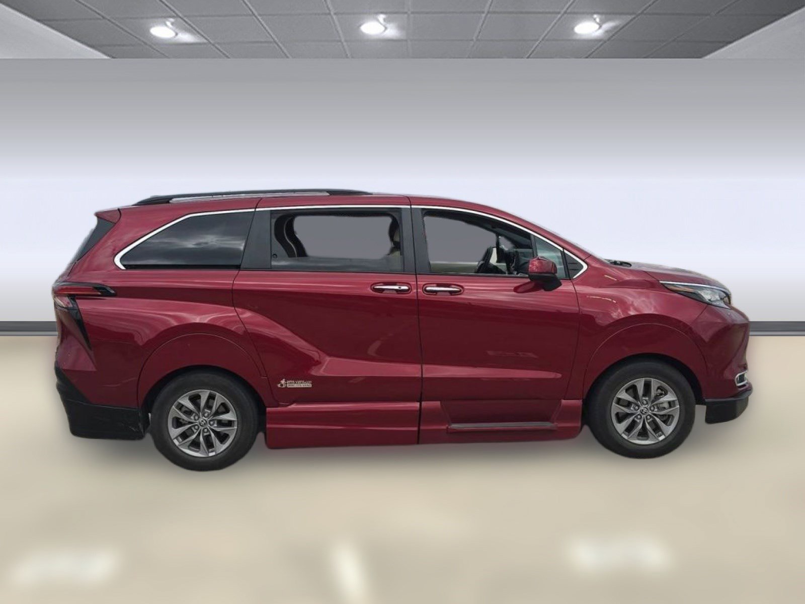 Used 2022 Toyota Sienna XLE w/ XLE Plus Package image 7