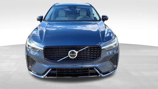 Certified 2023 Volvo XC60 B5 Plus w/ Climate Package image 3
