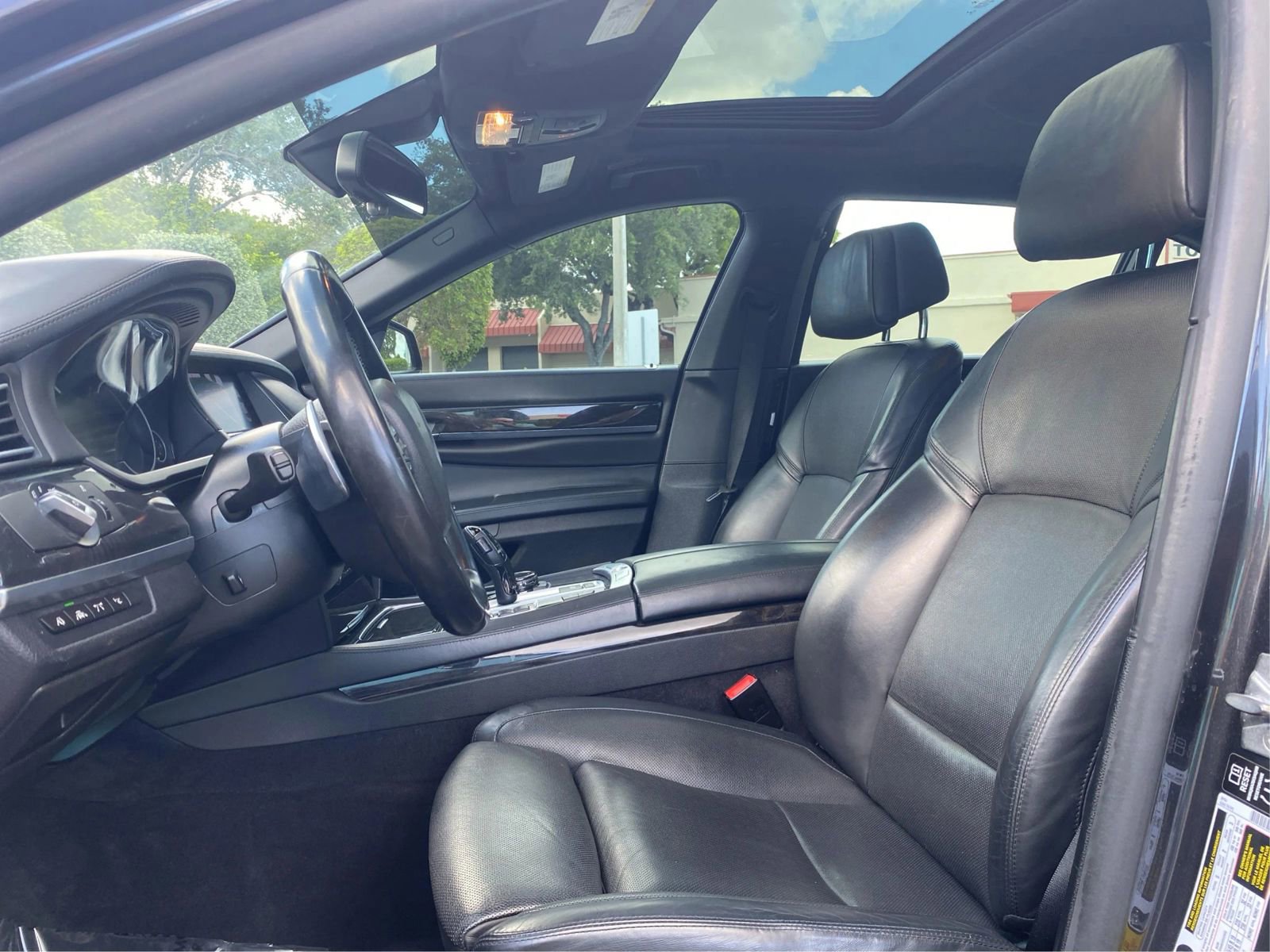 Used 2015 BMW 750Li RWD image 9