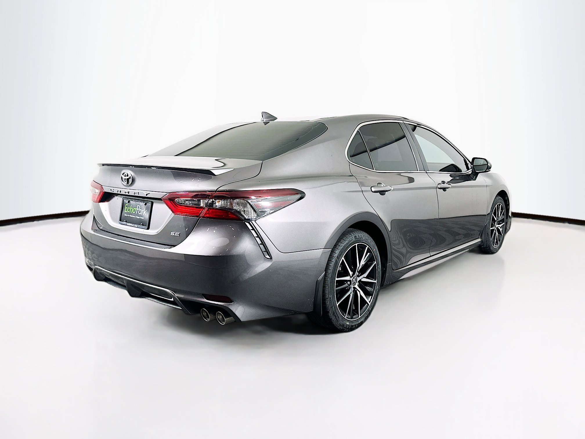 Used 2023 Toyota Camry SE image 9