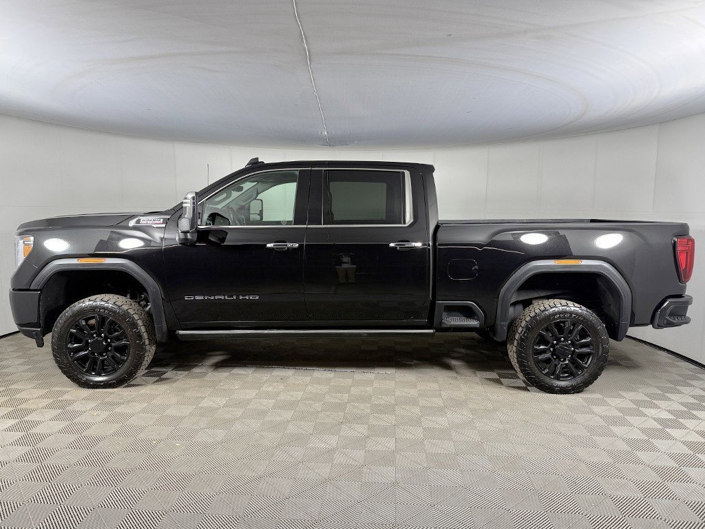 Used 2022 GMC Sierra 2500 Denali w/ Denali Black Diamond Edition image 16