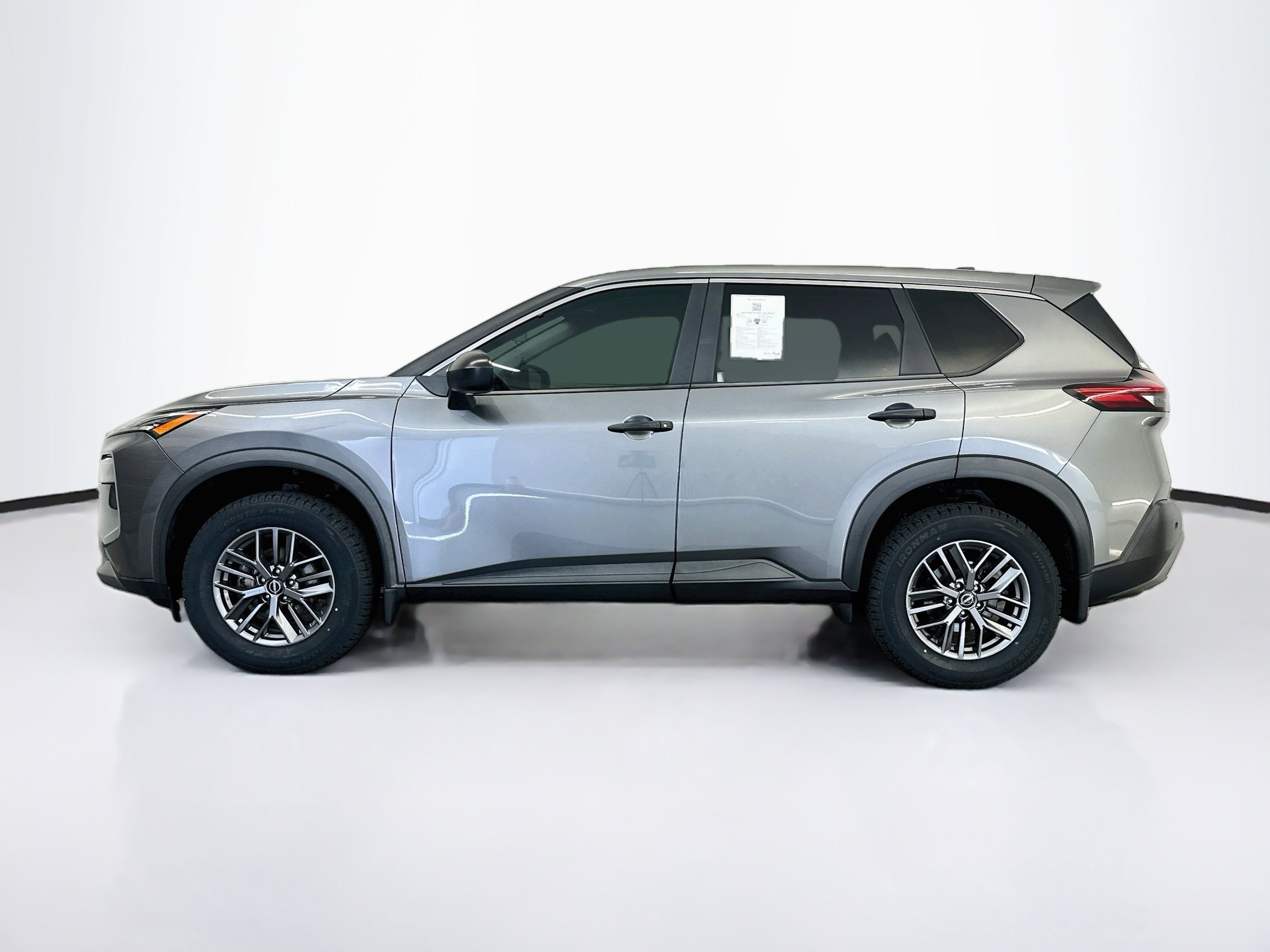 Used 2023 Nissan Rogue S AWD/4WD image 4