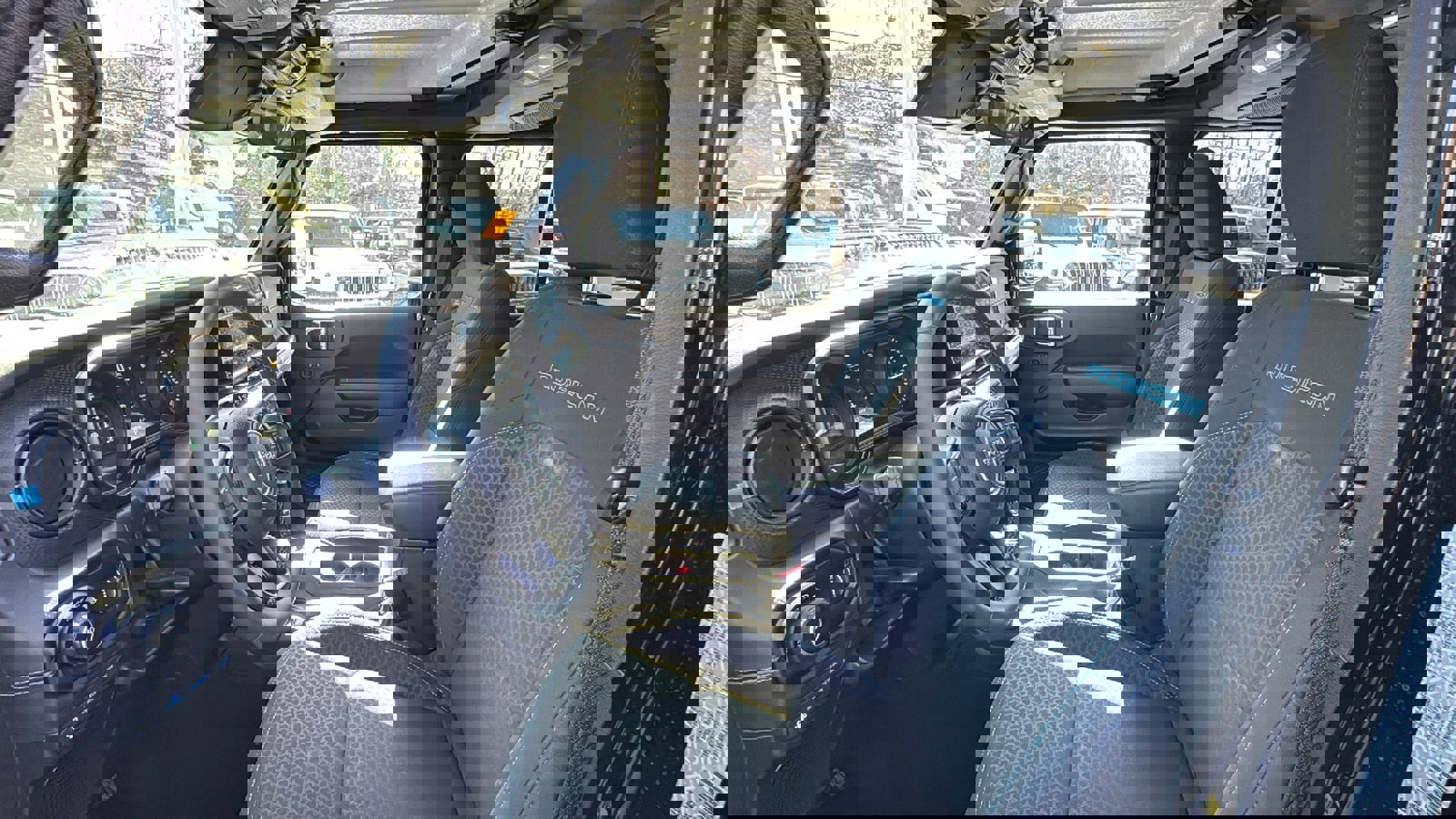 Used 2025 Jeep Wrangler Unlimited Rubicon 4xe w/ Convenience Group image 14