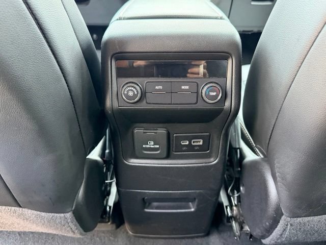 Used 2023 GMC Acadia SLT FWD image 30