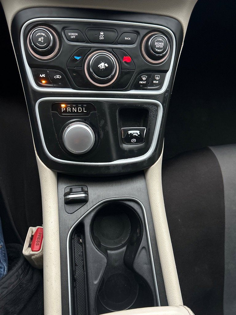 Used 2016 Chrysler 200 Limited image 15