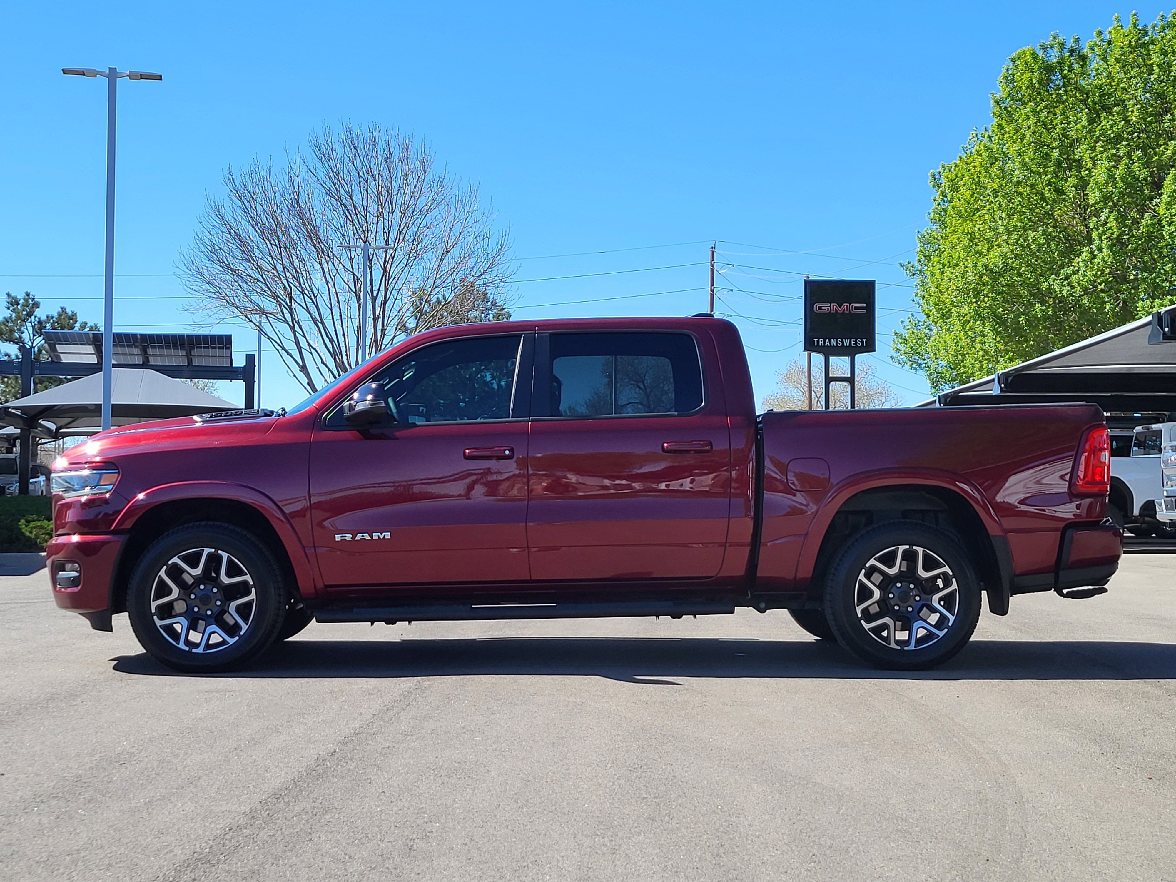 Used 2025 RAM 1500 Laramie w/ Sport Appearance Package AWD/4WD image 4