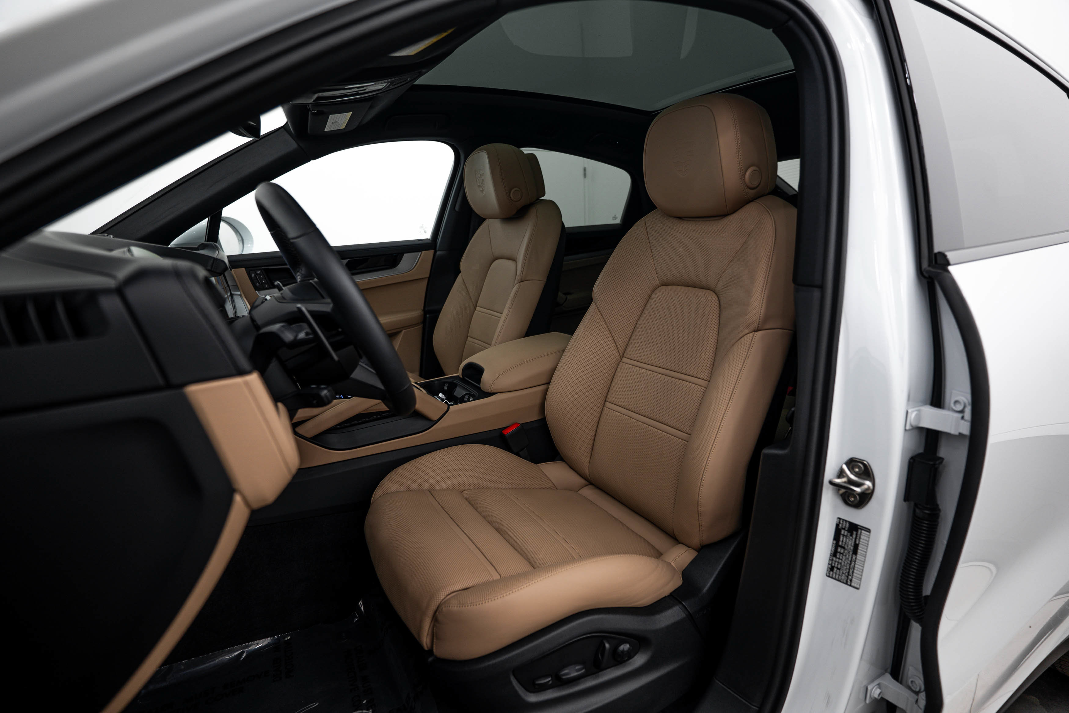 Certified 2026 Porsche Cayenne S AWD/4WD image 5