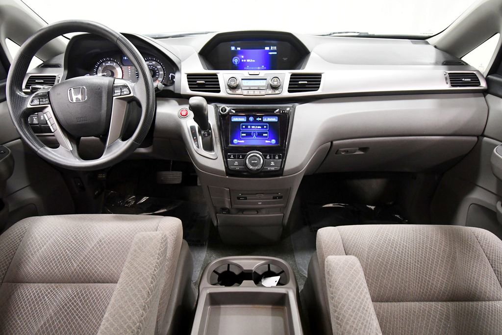 Used 2016 Honda Odyssey SE image 3