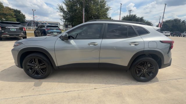 Used 2025 Chevrolet Trax ACTIV w/ Sunroof Package FWD image 5