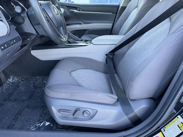 Certified 2018 Toyota Camry LE image 6