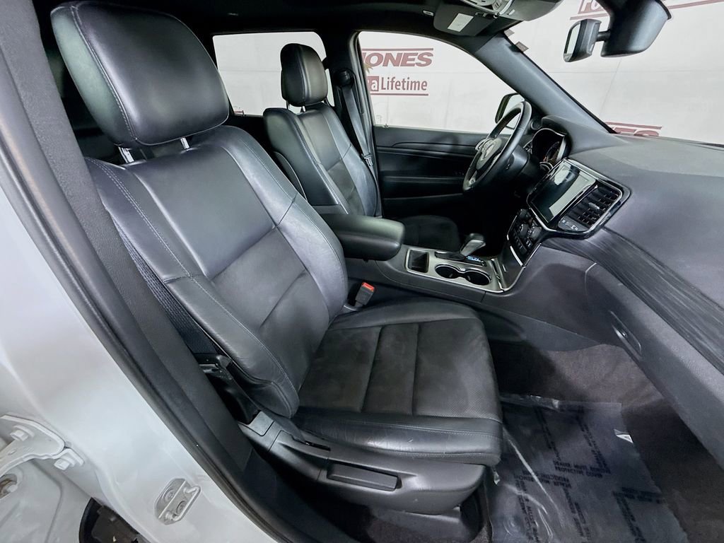 Used 2019 Jeep Grand Cherokee Altitude AWD/4WD image 32