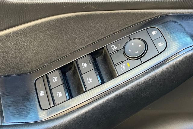 Used 2024 Nissan Rogue S image 15