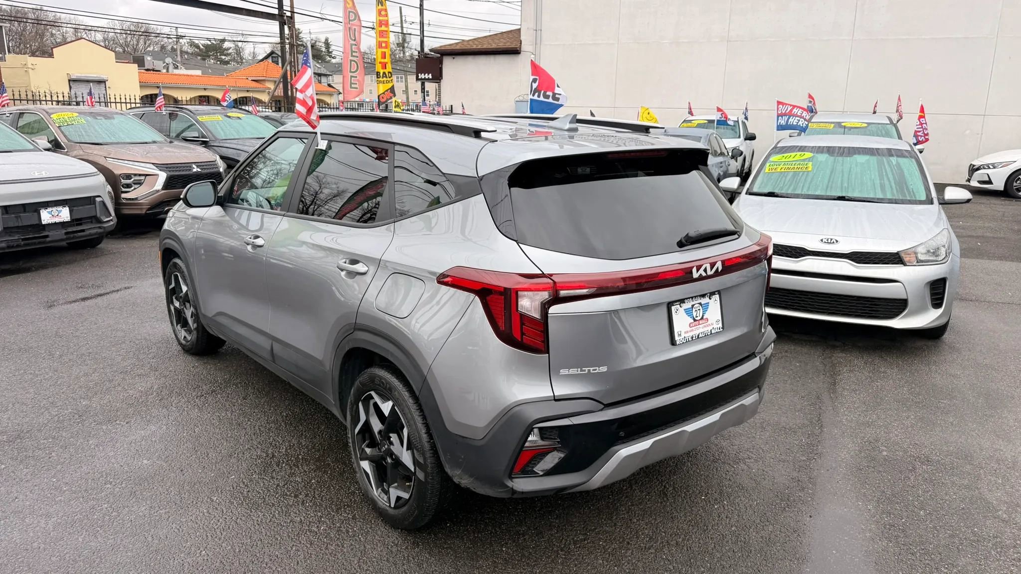 Used 2025 Kia Seltos S FWD image 5