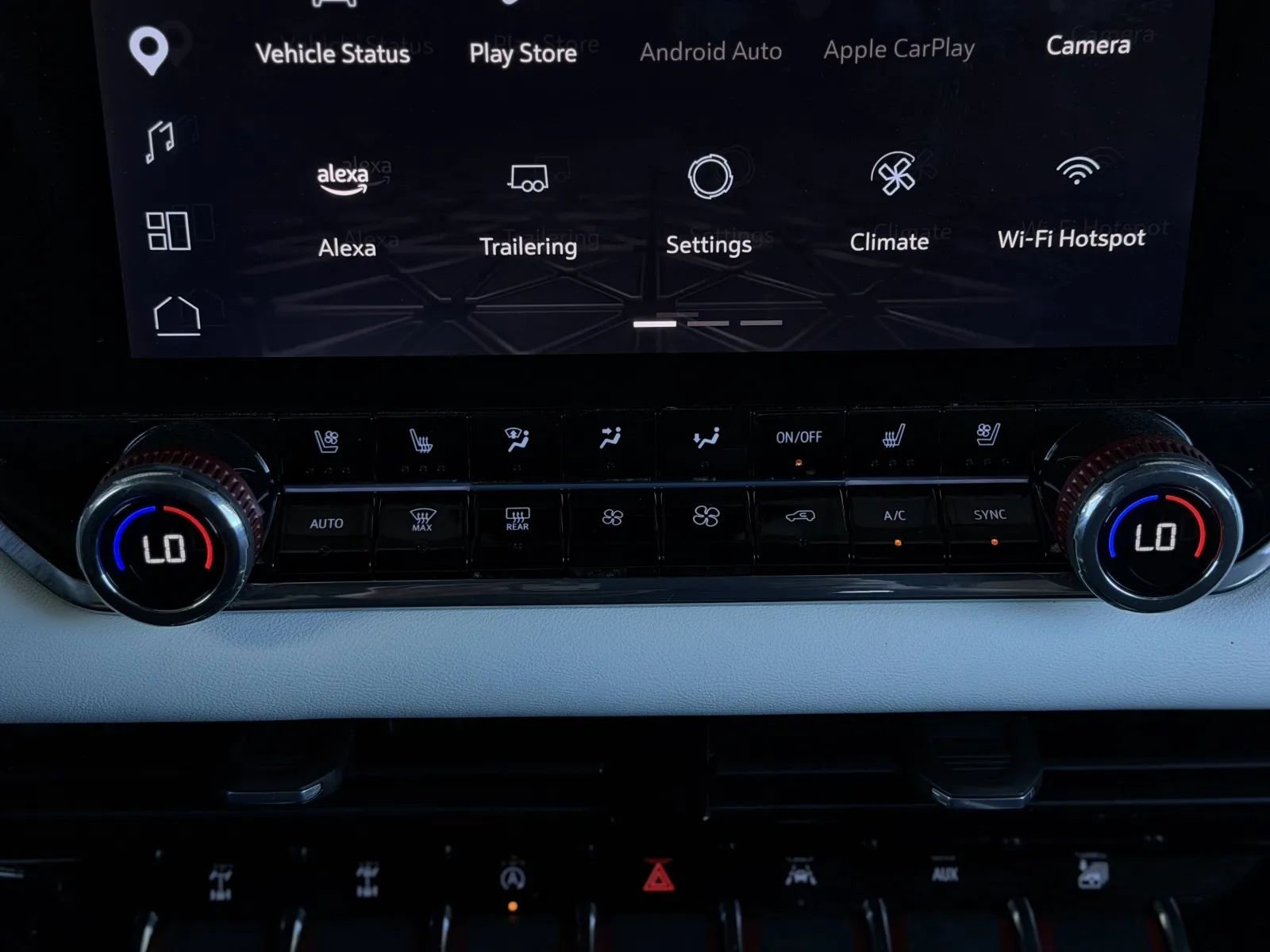 Used 2025 GMC Canyon AT4 w/ AT4X Package image 34