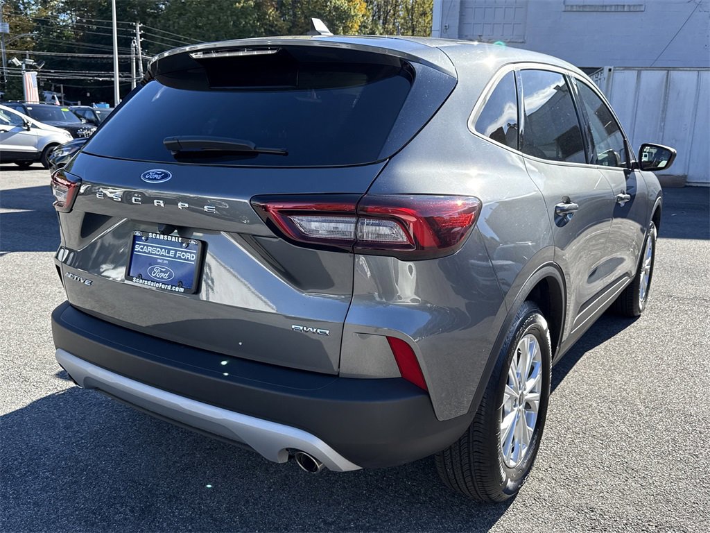 Used 2025 Ford Escape Active w/ Cold Weather Package image 4