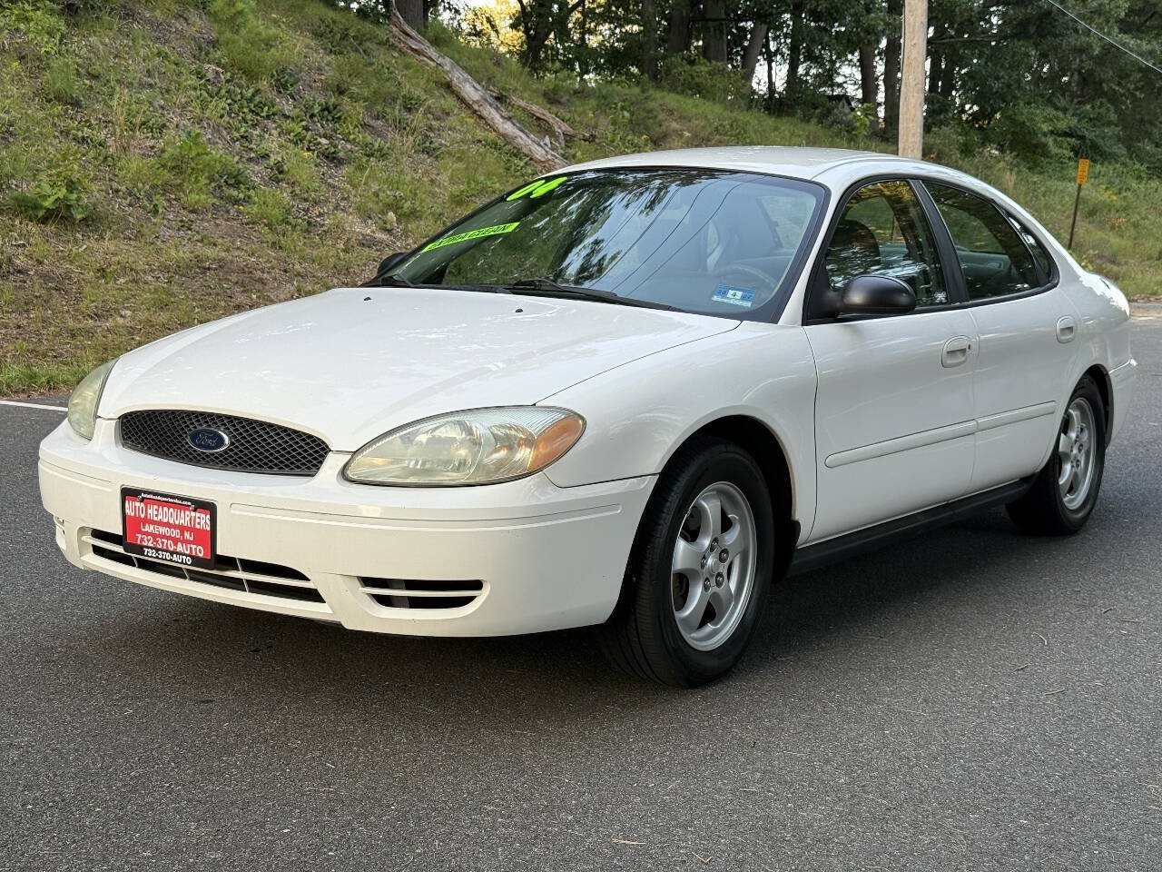 Used 2004 Ford Taurus SES FWD image 1