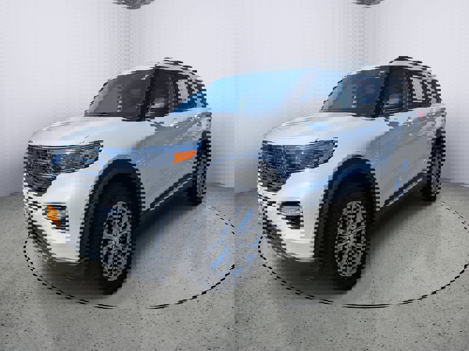 Used 2023 Ford Explorer XLT w/ Equipment Group 202A image 6