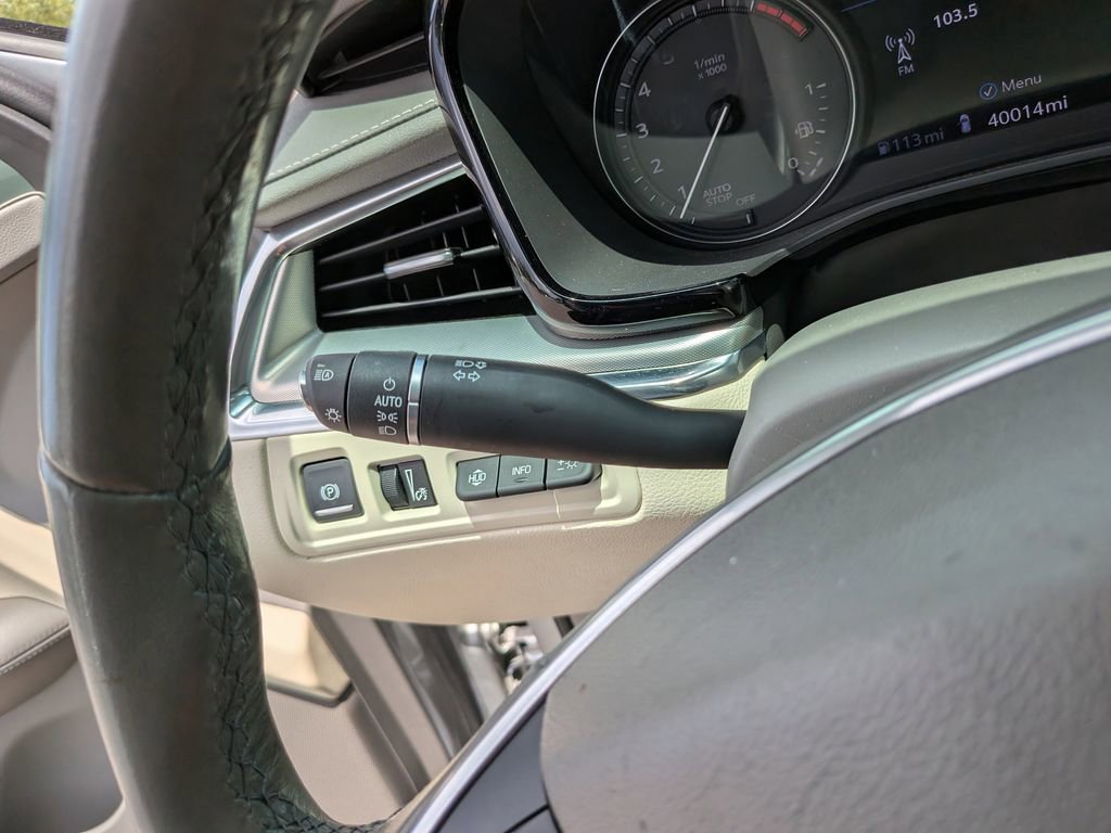 Used 2020 Cadillac XT5 Premium Luxury FWD image 31