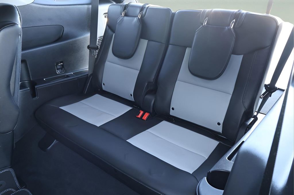 Used 2022 Ford Explorer XLT w/ Equipment Group 202A image 13