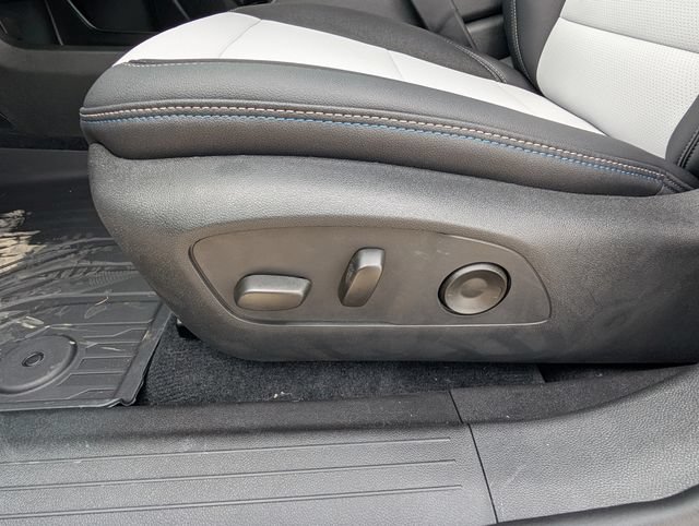 New 2026 Chevrolet Equinox EV LT FWD image 11