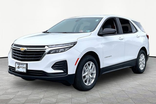 Used 2022 Chevrolet Equinox LS w/ LS Convenience Package FWD image 3