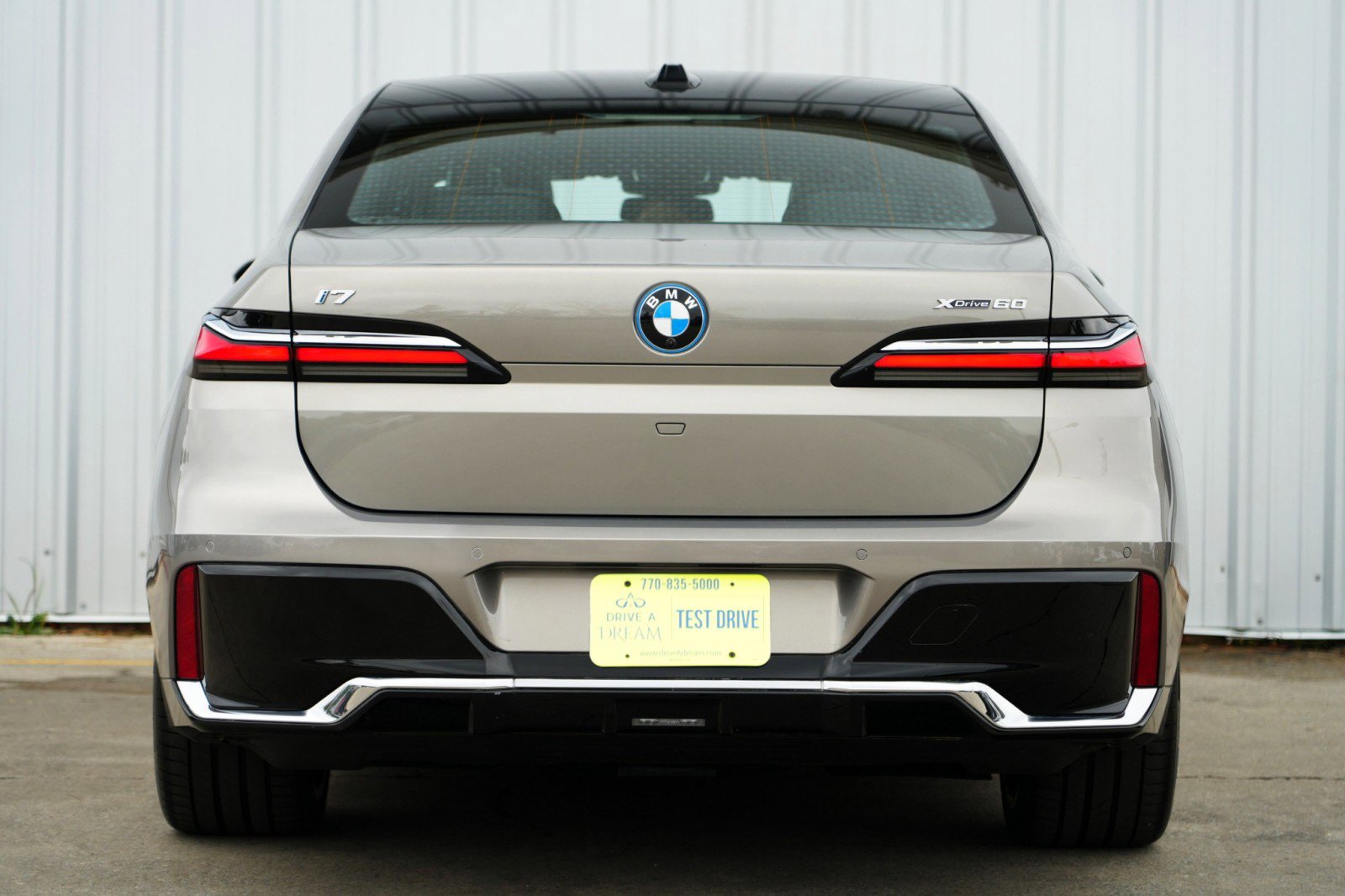 Used 2023 BMW i7 xDrive60 image 11