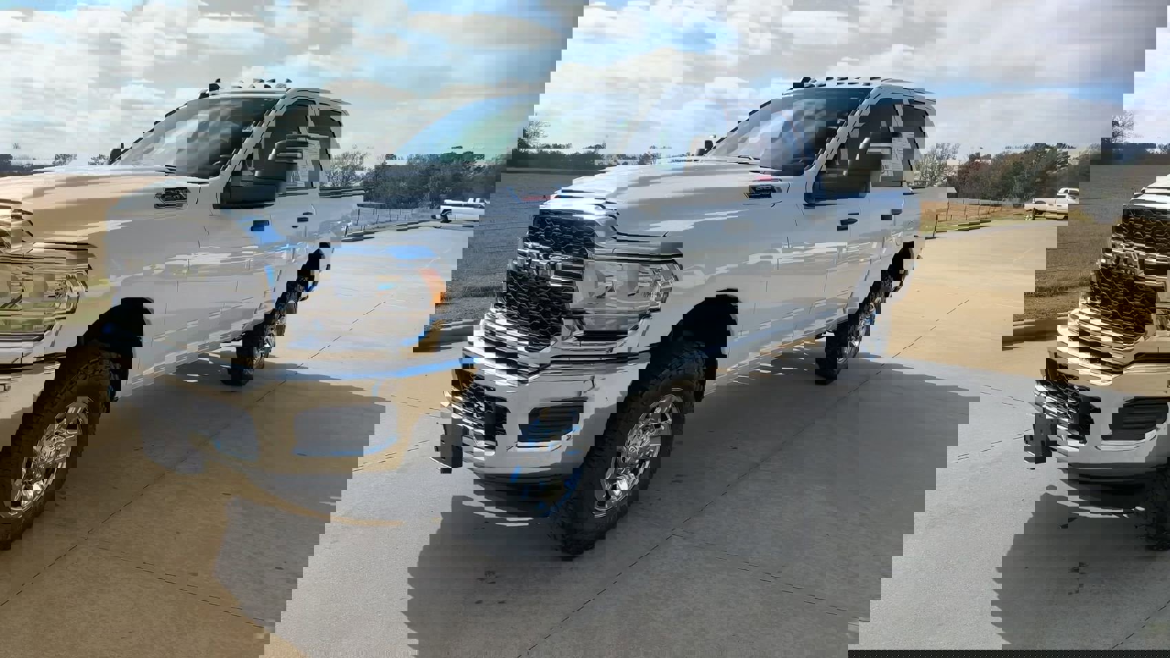 Used 2024 RAM 2500 Tradesman w/ Chrome Appearance Group image 4