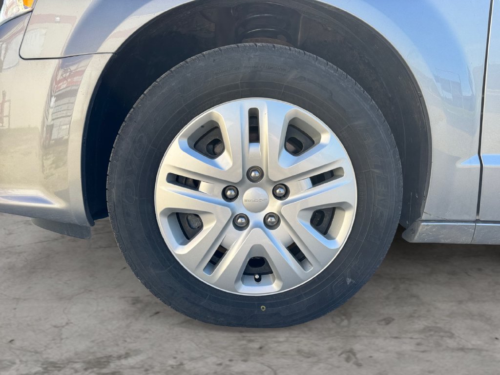 Used 2018 Dodge Grand Caravan SE FWD image 9