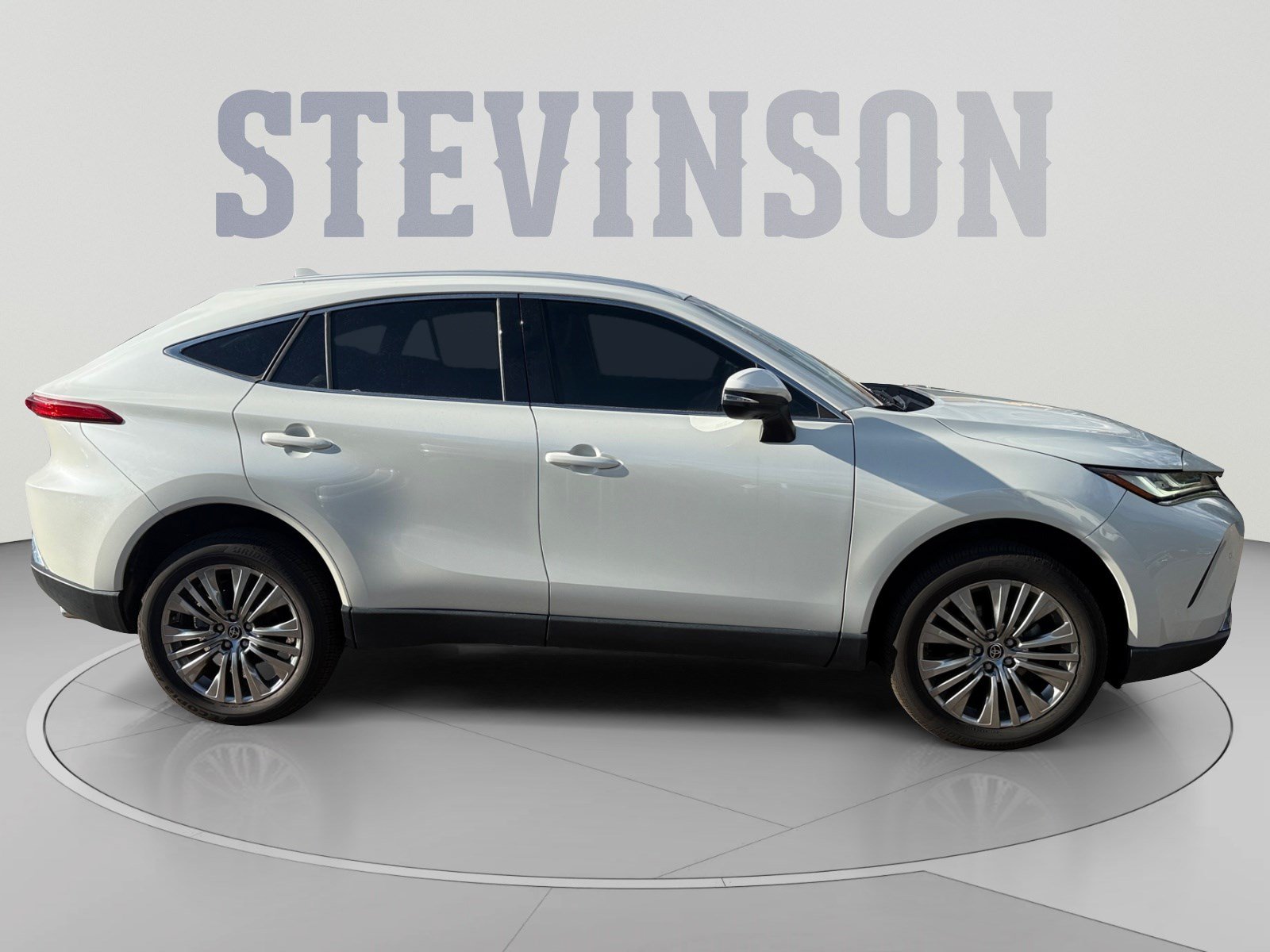 Used 2022 Toyota Venza Limited AWD/4WD image 6