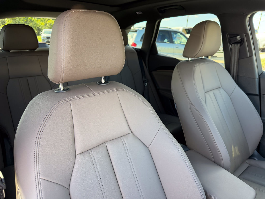 Certified 2025 Audi Q5 Premium w/ Convenience Package AWD/4WD image 17