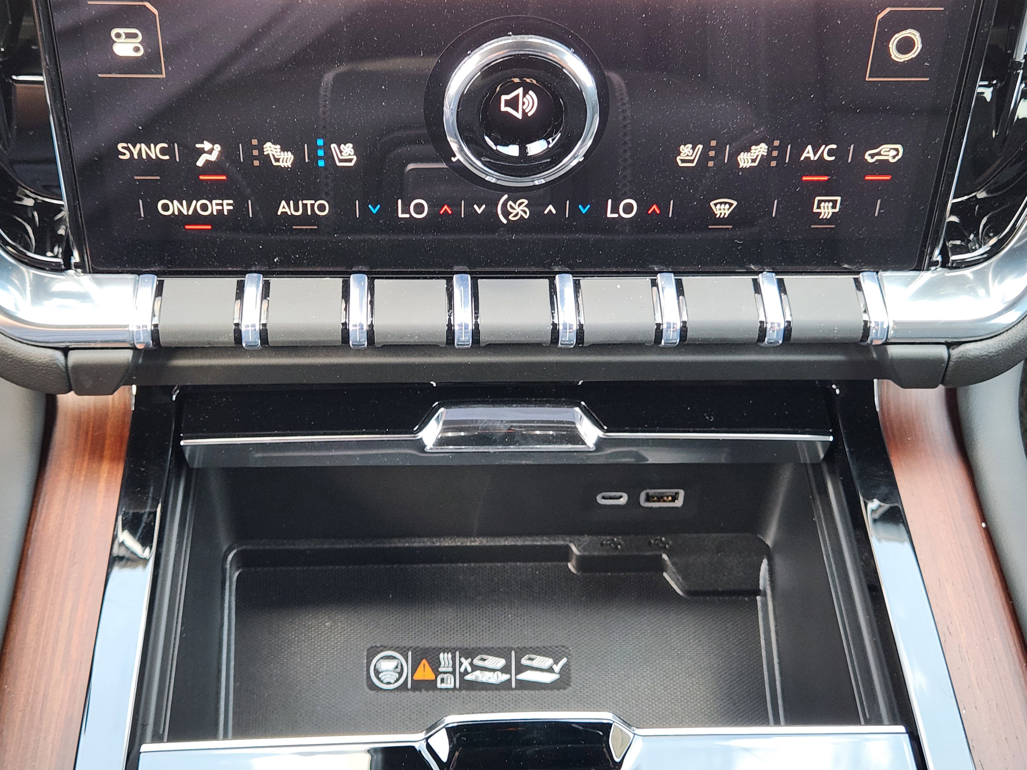 New 2026 GMC Yukon Denali w/ Denali Reserve Package image 14