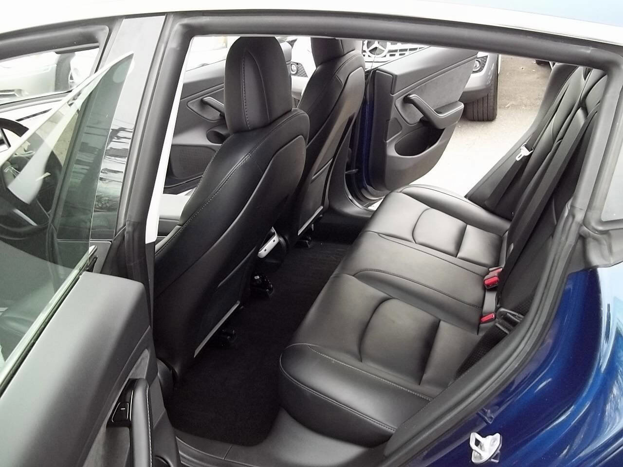 Used 2019 Tesla Model 3 Long Range image 9