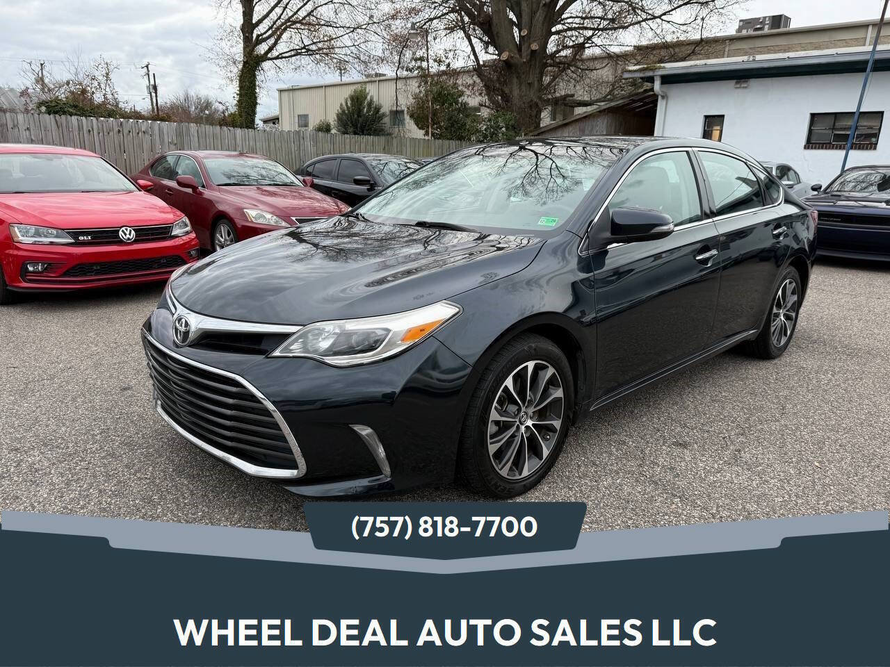 Used 2016 Toyota Avalon XLE FWD image 1