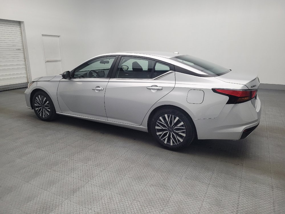 Used 2024 Nissan Altima 2.5 SV image 3