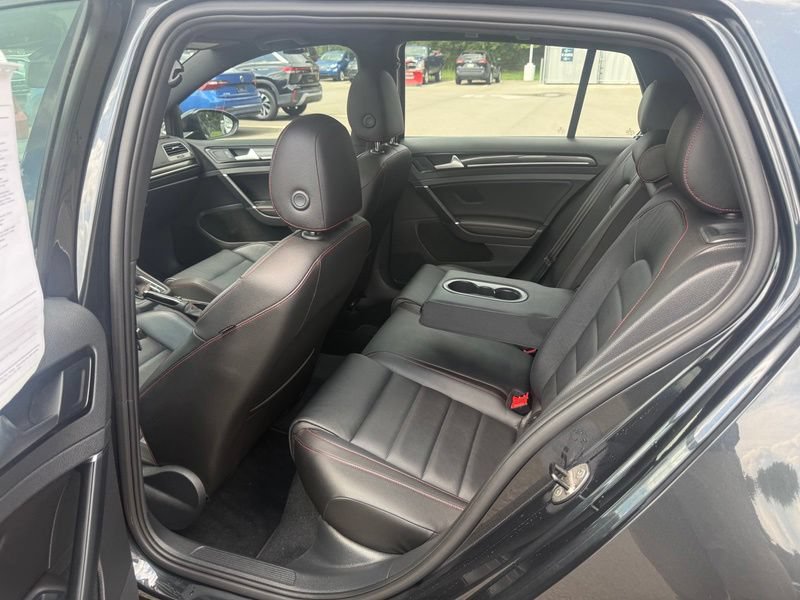 Used 2017 Volkswagen GTI Autobahn FWD image 6