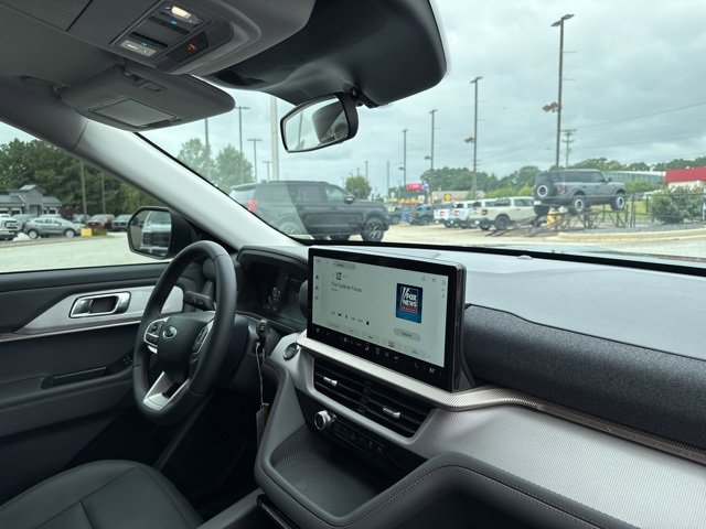 New 2025 Ford Explorer Active w/ Active Comfort Package image 17