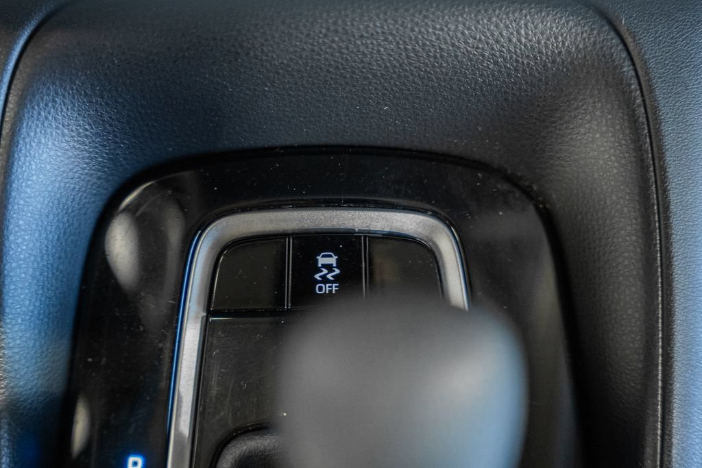Used 2025 Toyota Corolla LE FWD image 22