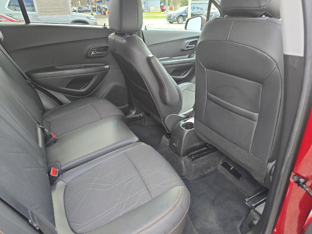 Used 2022 Chevrolet Trax LT w/ LT Convenience Package image 34