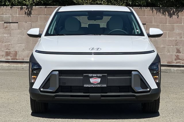 New 2027 Hyundai Kona SE FWD image 3