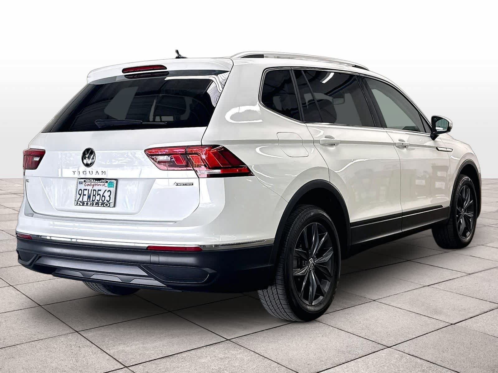 Used 2023 Volkswagen Tiguan SE AWD/4WD image 9