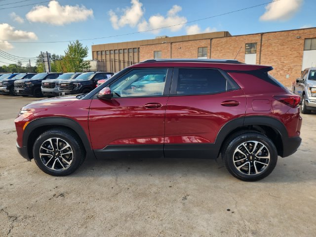 Used 2025 Chevrolet TrailBlazer LT FWD image 4