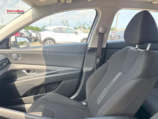 Used 2025 Hyundai Elantra SEL FWD image 15