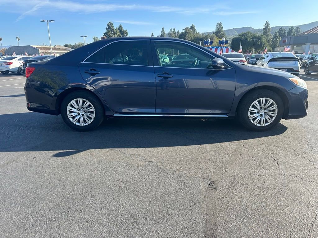 Used 2014 Toyota Camry LE image 4