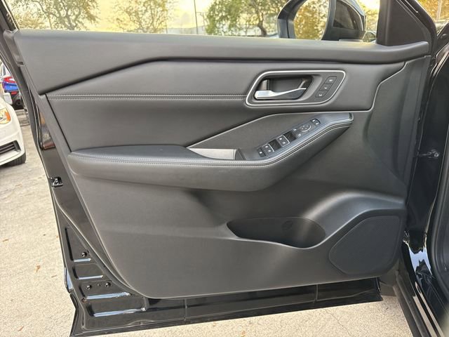 Used 2024 Nissan Rogue Platinum w/ Platinum Premium Package image 13