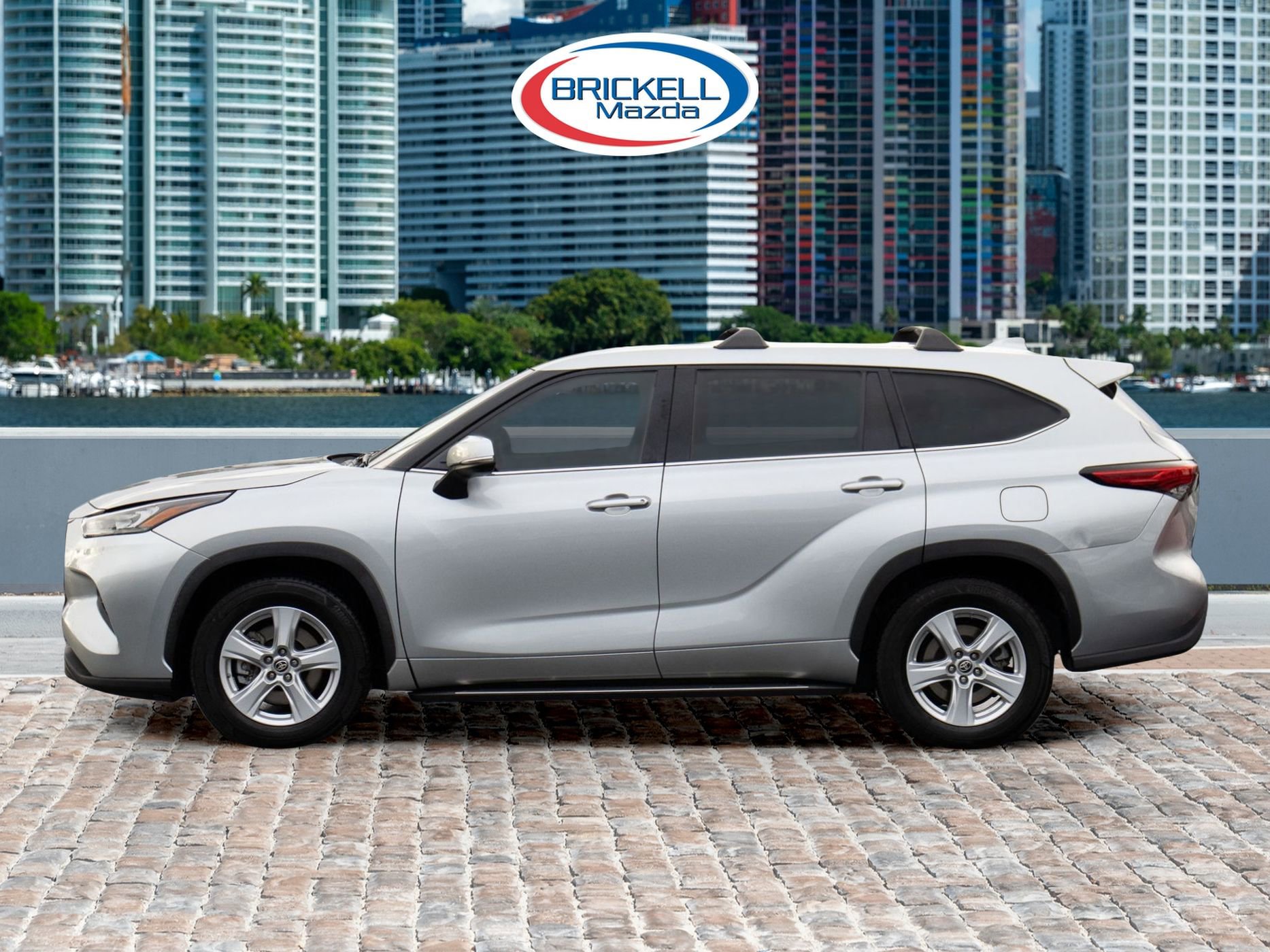 Used 2020 Toyota Highlander L image 11