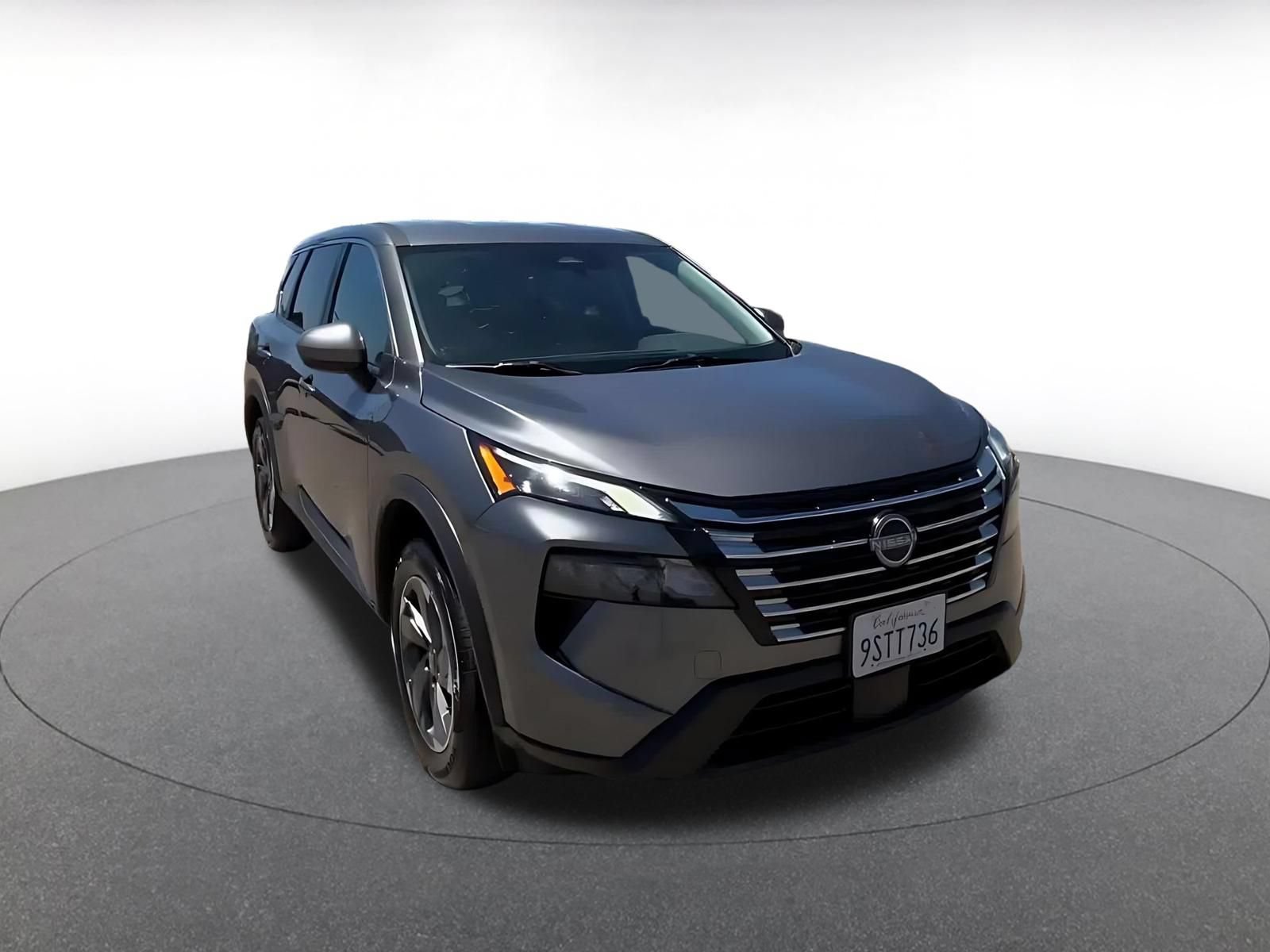 Used 2025 Nissan Rogue SV FWD image 3