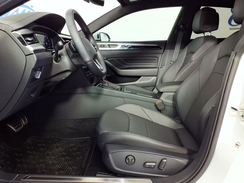 Used 2023 Volkswagen Arteon SE image 7