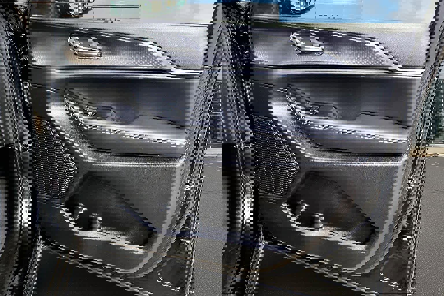 Used 2023 Jeep Grand Cherokee L Laredo image 29